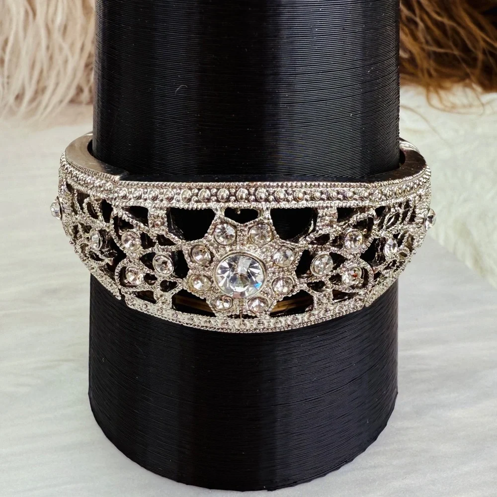 Vintage Silvertone Bling Stretch Bracelet